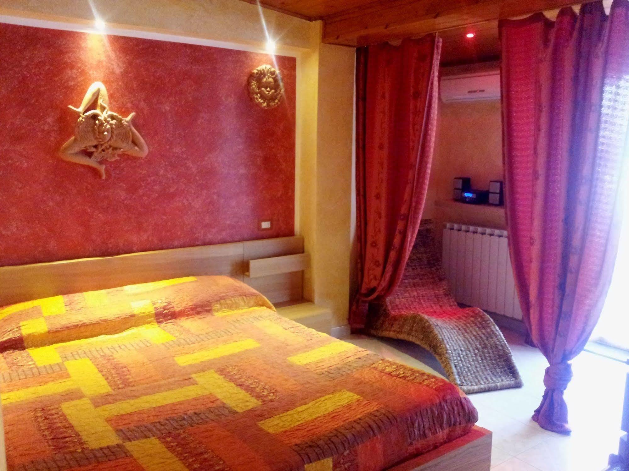 B&B Triskeles Джардини-Наксос Экстерьер фото